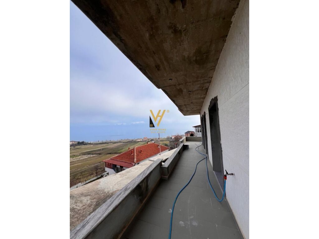 SHITET VILE KATER KATESHE NE POGRADEC 850.000 EURO