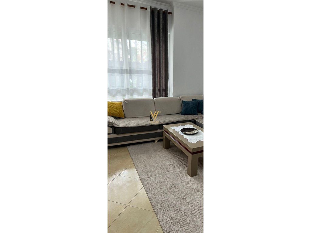 JEPET APARTAMENT 2+1+BLK ME QERA TEK FRESKU 45.000 LEKE 2