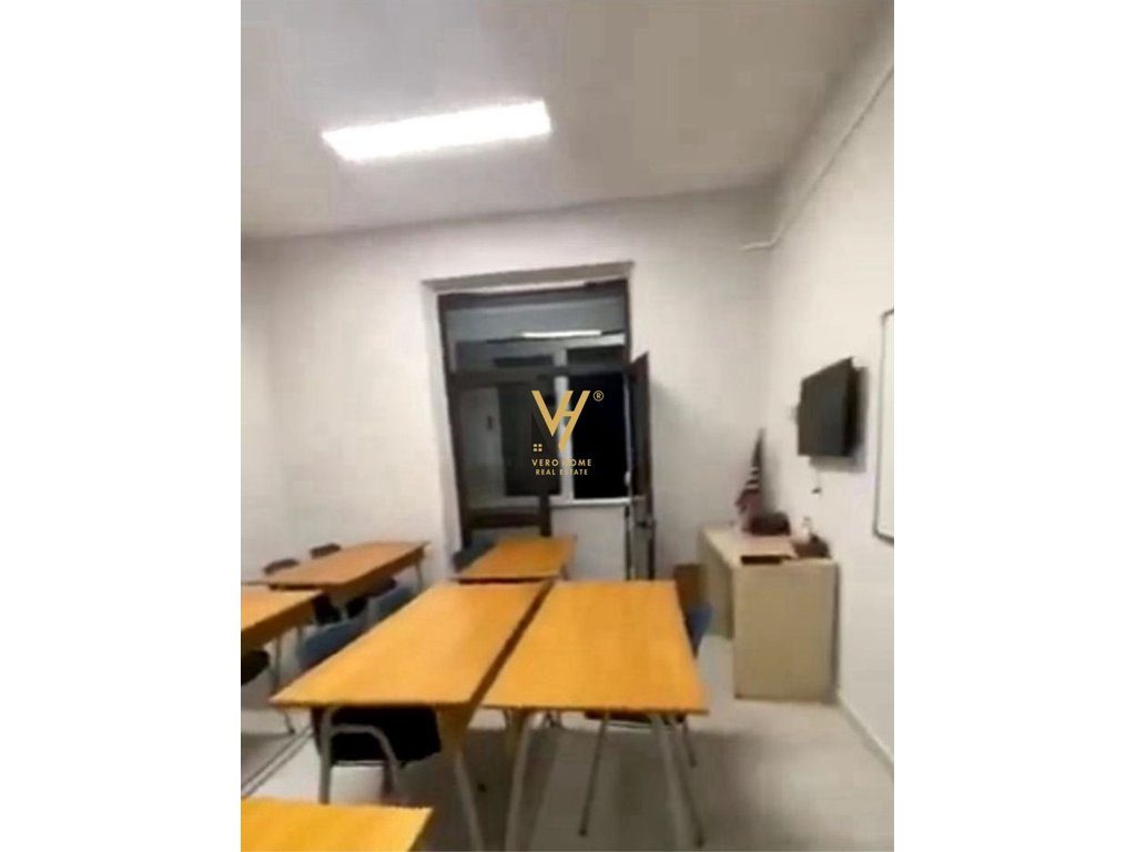 JEPET ZYRE 100 M2 ME QIRA TE RR.SAMI FRASHERI, BLLOK 780 EURO 3