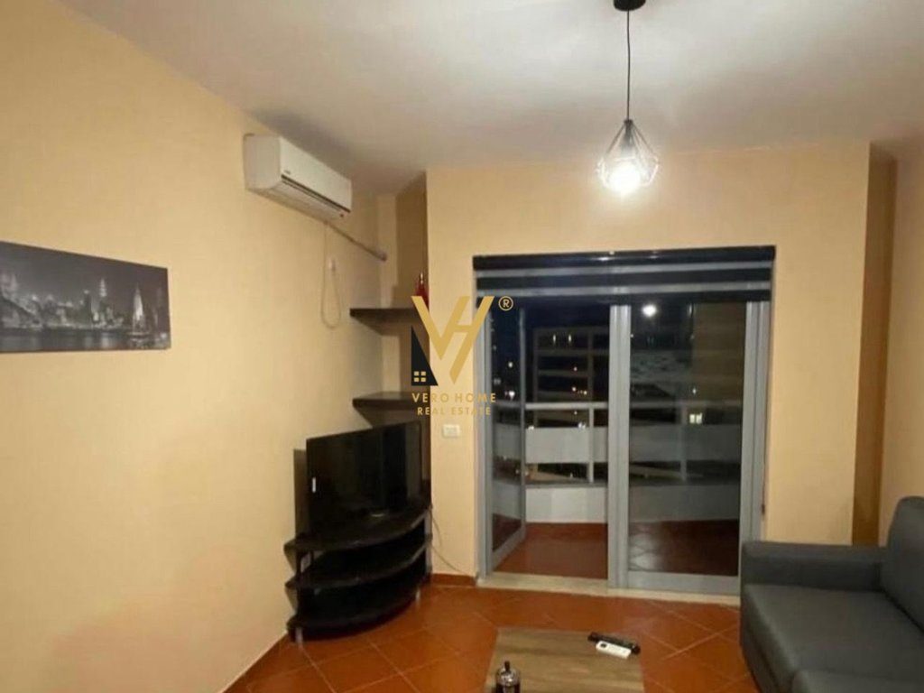 JEPET APARTAMENT 1+1 ME QERA TE RRUGA IRFAN TOMINI 57.000 LEKE 3