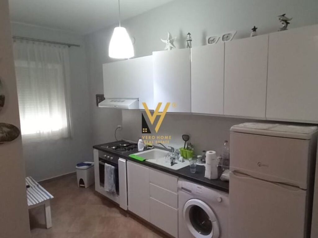 Shitet apartament 1+1 te Shkembi i Kavajes 77 m2 2