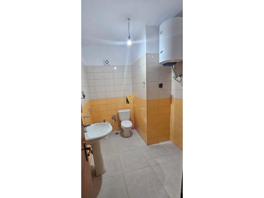 JEPET APARTAMENT 2+1+BLK ME QIRA NE YZBERISHT 50.000 LEKE 4