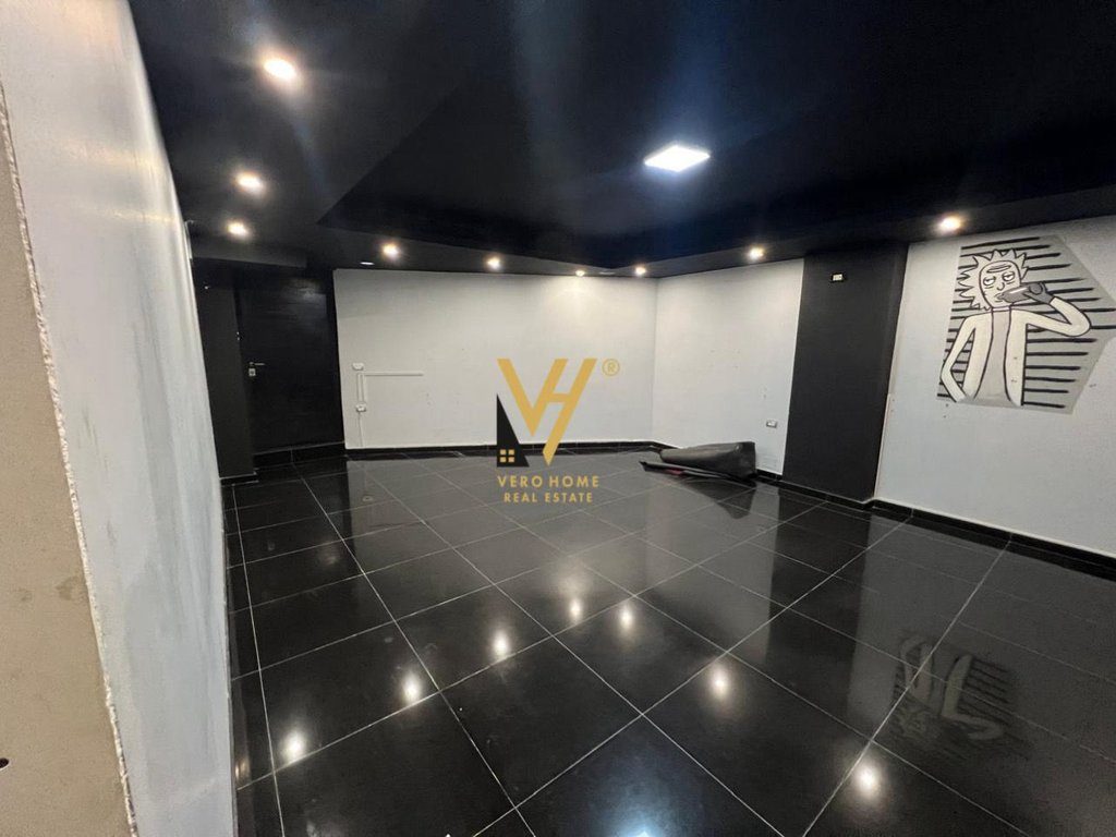 JEPET AMBIENT BIZNESI 150 M2 ME QERA 5 MAJI 800 EURO 4