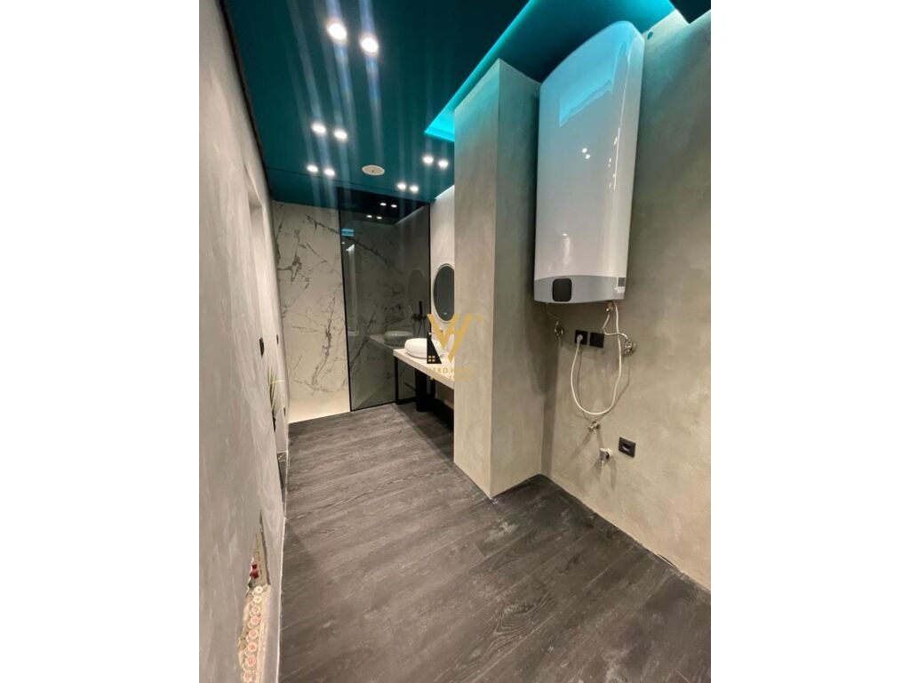 Shitet Apartament 2+1+2 tek Lulishtja, Komuna e Parisit 125 m2 2