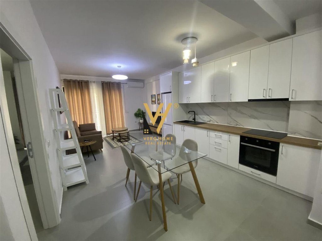 JEPET APARTAMENT 1+1+BLK ME QERA TE RRUGA E DURRESIT 750 EURO 1