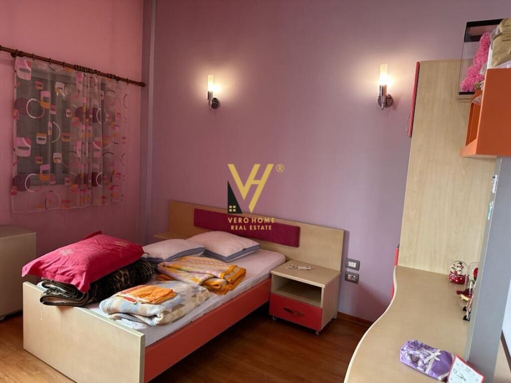 Jepet Apartamen4+1+2 me qera te Bulevardi i Ri 200 m2