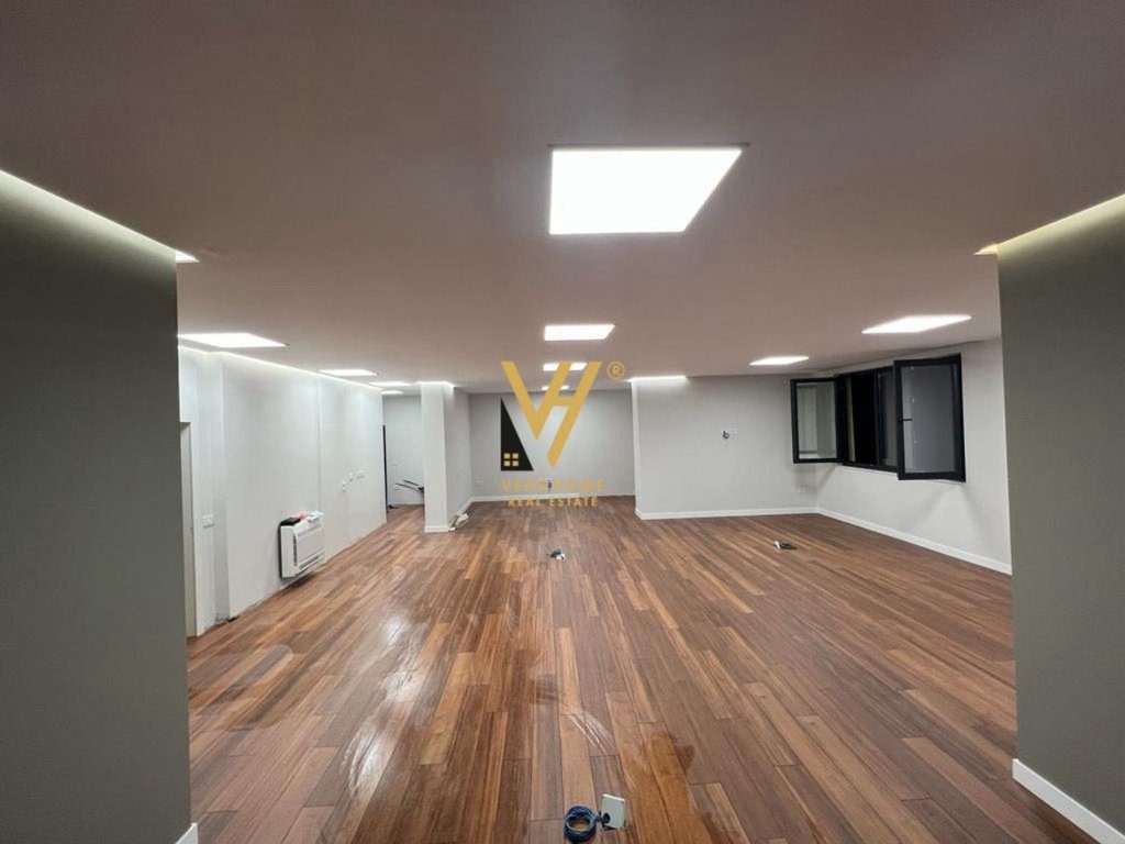 JEPET ZYRE 150 M2 ME QERA TE SHALLVARET 1.800 EURO