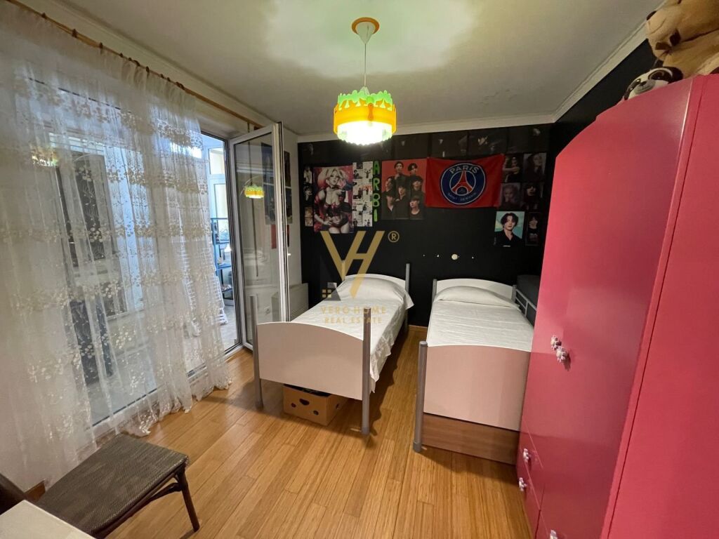 Shitet apartament 3+1+2 + dy posta Parkimi tek Shallvaret 127 m2 4