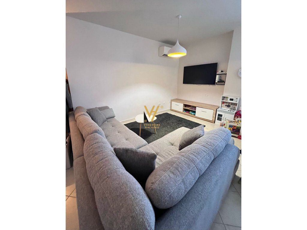 JEPET APARTAMENT 2+1+2+BLK ME QIRA TE RRUGA MARKO BOCARI 90.000 LEKE 2