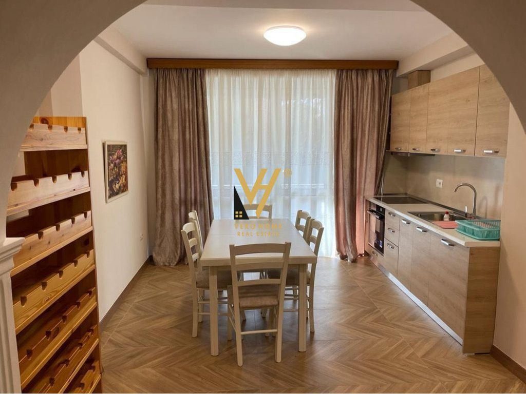 JEPET APARTAMENT 2+1 ME QERA TE MOZAIKU 75.000 LEKE 2