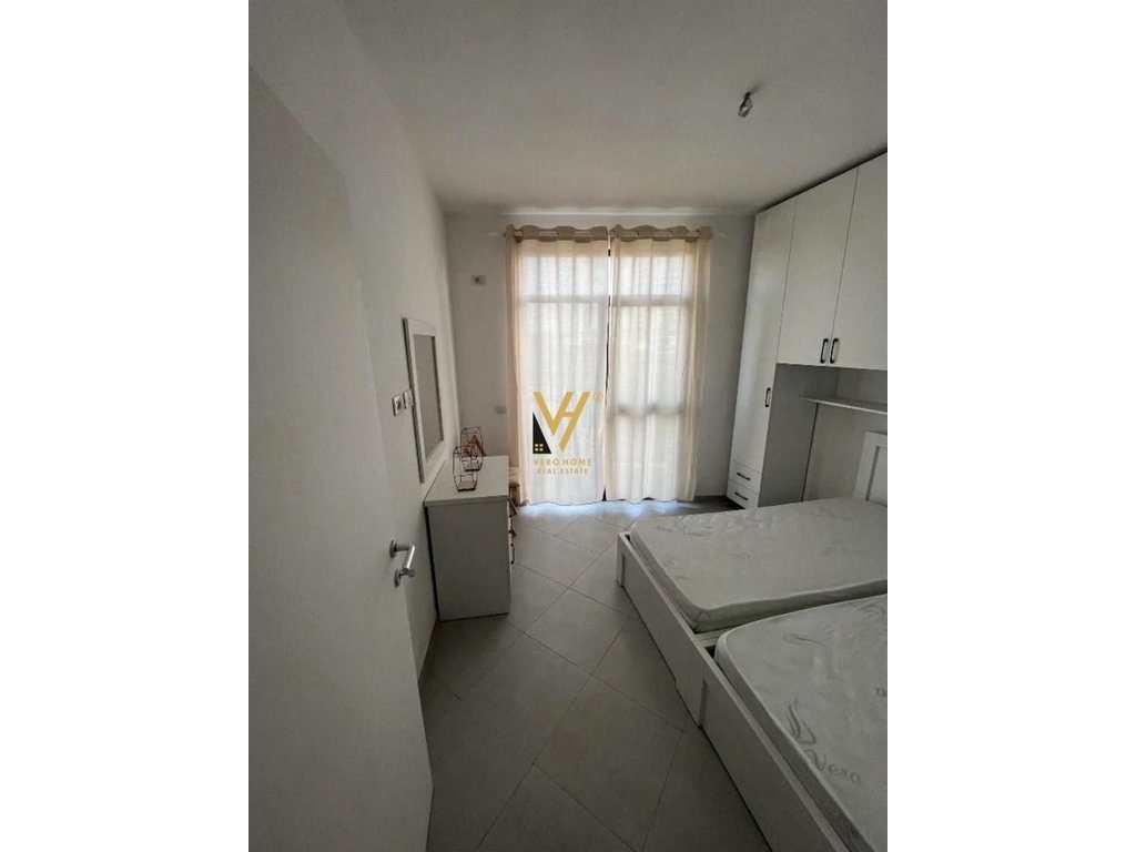 JEPER APARTAMENT 1+1+BLK ME QERA TE QSUT 40.000 LEKE 3