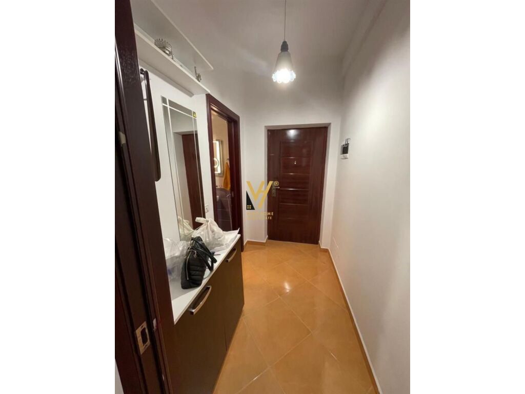 Jepet Apartament 2+1+2+ballkon me qera te Unaza e Re 85 m2 4