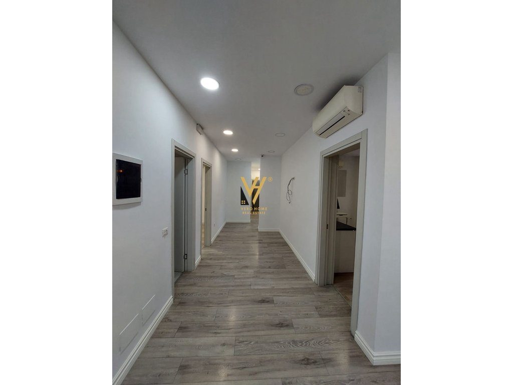 JEPET ZYRE 416 M2 ME QERA TE KOMUNA E PARISIT 4.500 EURO 2
