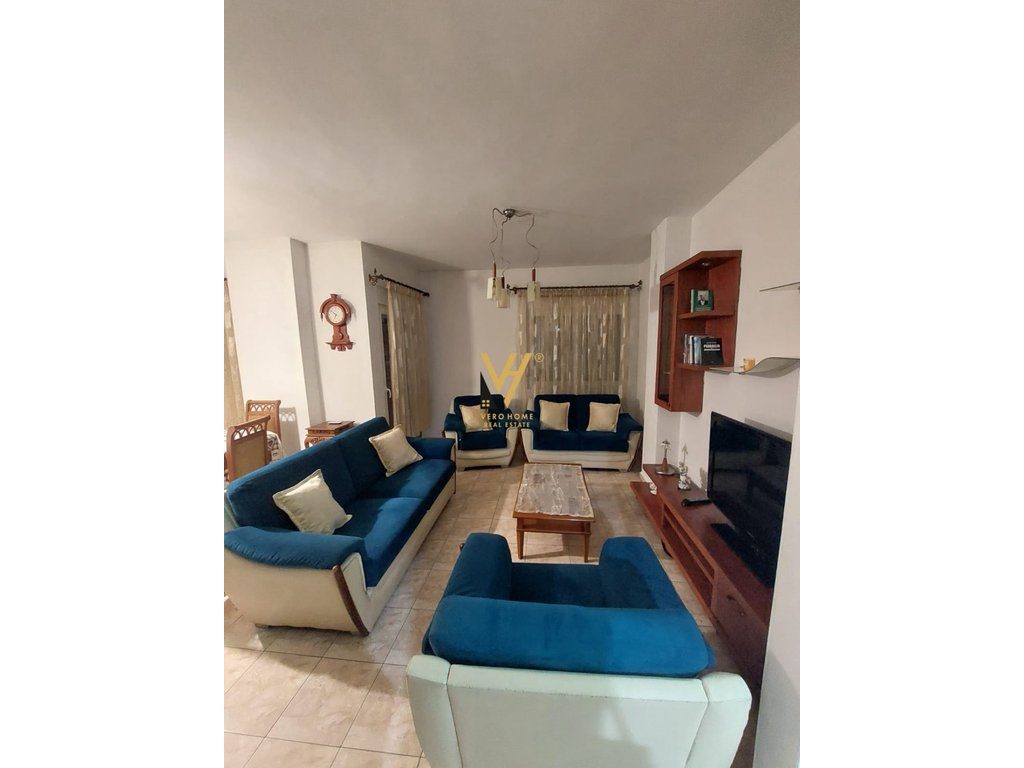 JEPET APARTAMENT 2+1+2BLK ME QERA TE KOPSHTI BOTANIK 60.000 LEKE