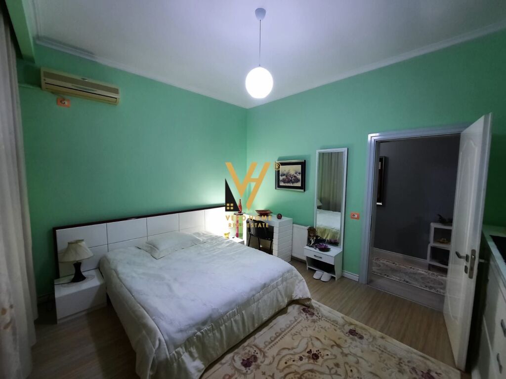 Shitet Objekt Biznesi tre Katesh te Lagjja 1 , Pogradec 1650 m2