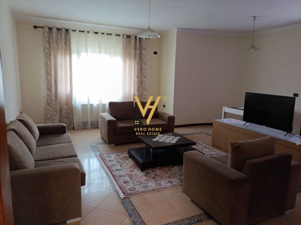 Jepet Shtepi Private me qera ne Selite 190 m2