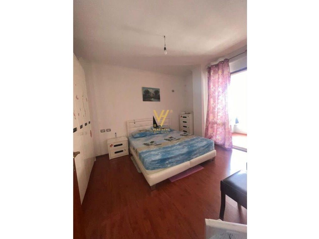 JEPET APARTAMENT 2+1+BLK ME QERA NE YZBERISHT 40.000 LEKE 3