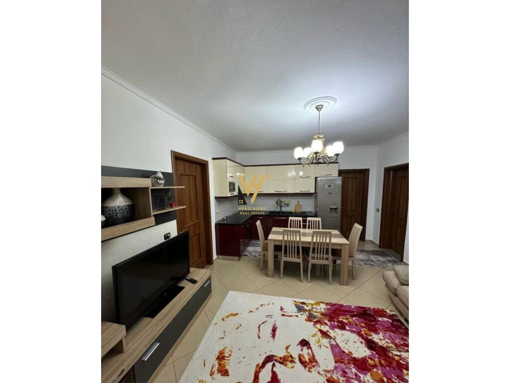 JEPET APARTAMENT 2+1 ME QERA NE DON BOSKO 50.000 LEKE 2