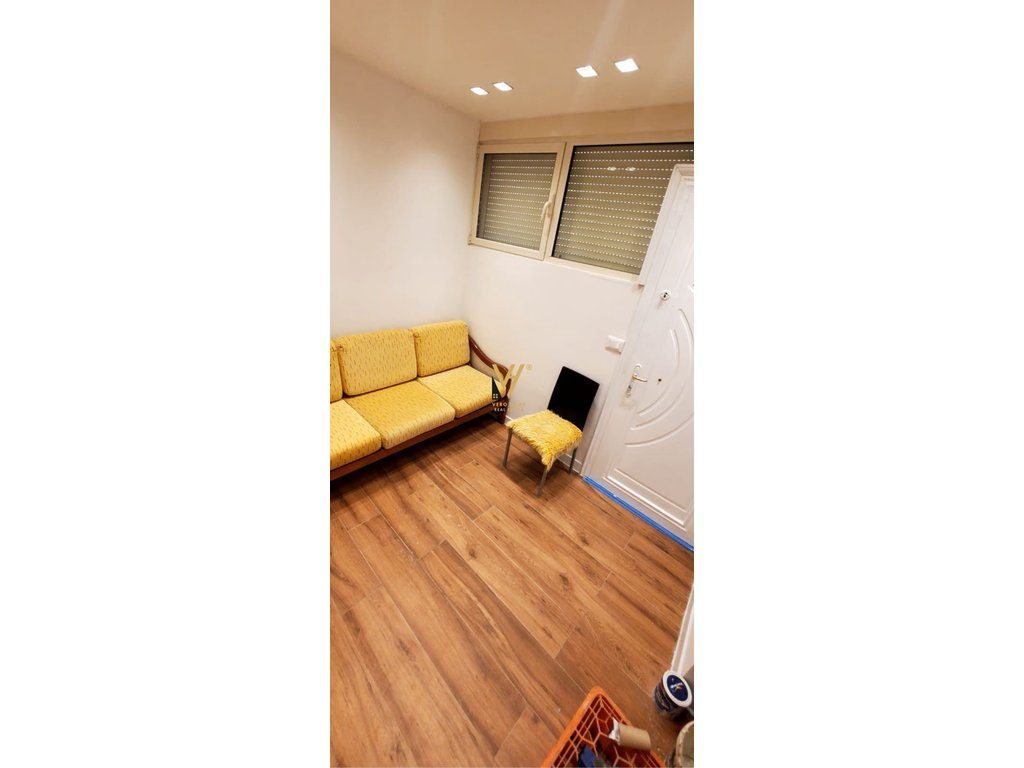 JEPET APARTAMENT 2+1+2+BLK ME QERA TE MEDRESEJA 650 EURO