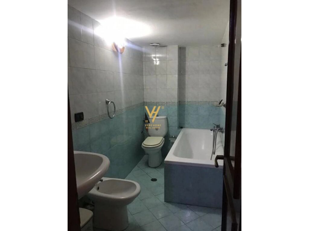 Jepet Apartament 2+1+2+ballkon me qera te Selvia 100 m2 2