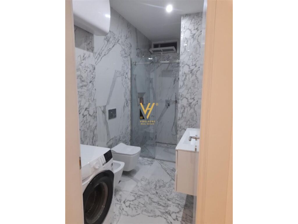 Shitet apartament 1+1 te Rruga 5 Maji 72 m2 3