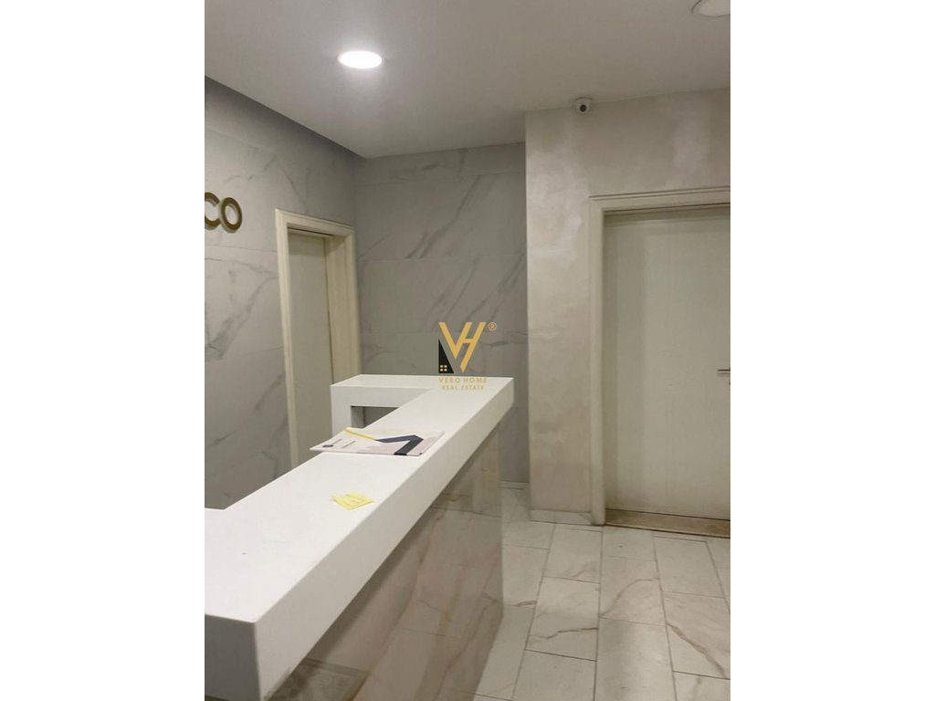 JEPET AMBIENT KOMERCIAL 364M2 ME QERA TE KTHESA KAMZES 2.800 EURO 4