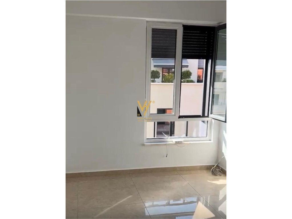 JEPET ZYRE 105 M2 ME QERA TE MYSLYM SHYRI 1.100 EURO 2