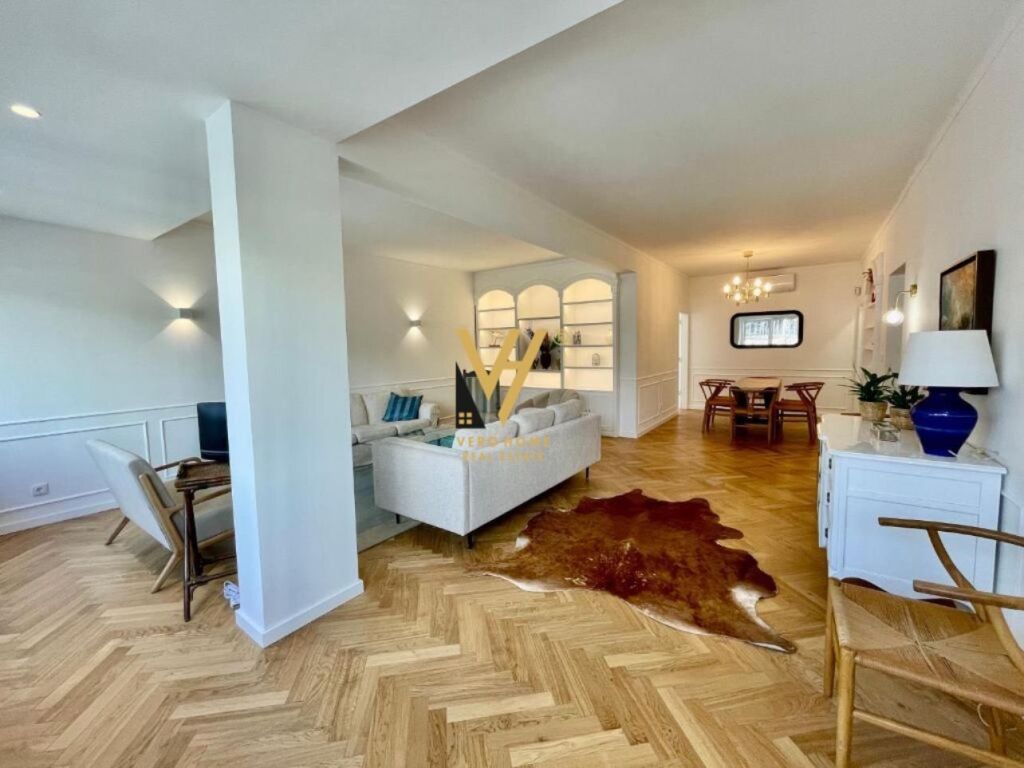 Shitet Apartament 3+1+2+ballkon te Kodra e Diellit 163 m2