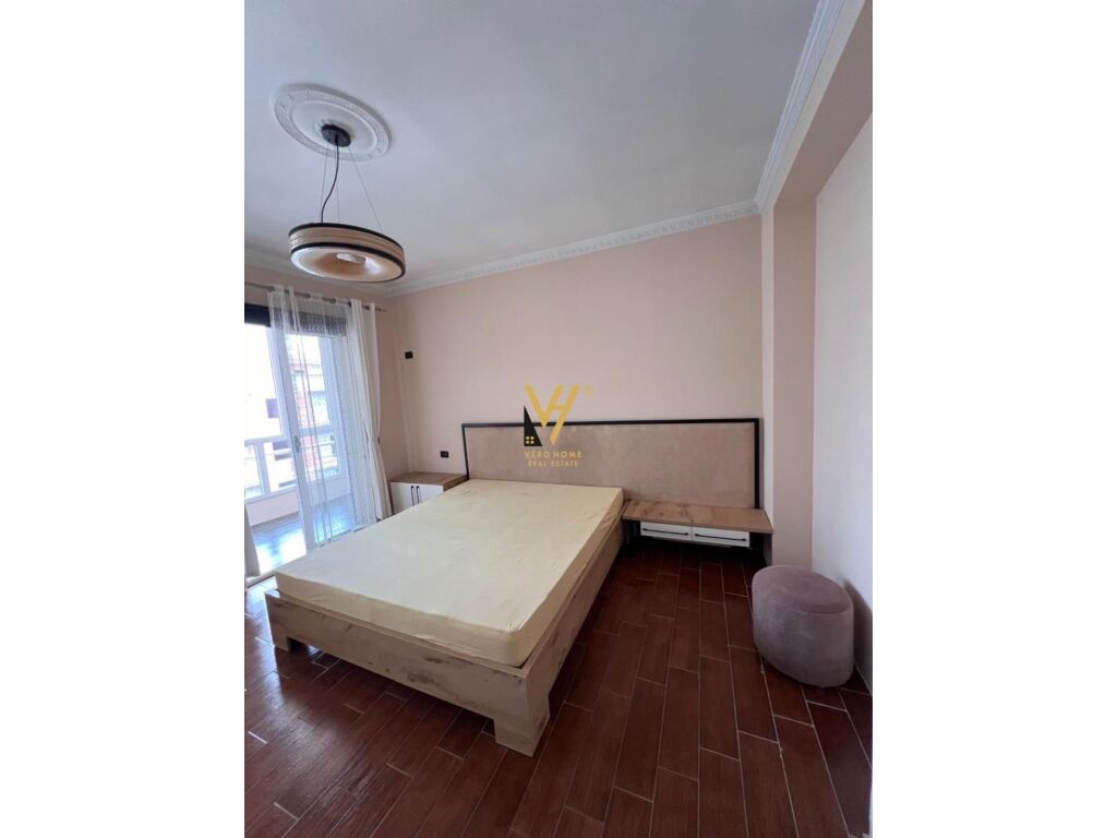 Shitet Apartament 1+1+ballkon te Spitali American 3 , Yzberisht 85 m2 3