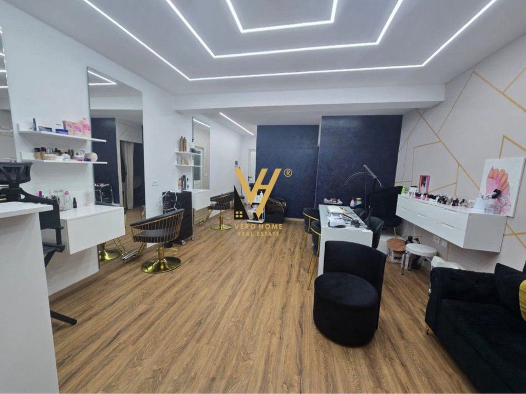JEPET PARUKERI 51 M2 ME QERA NE SAUK 500 EURO