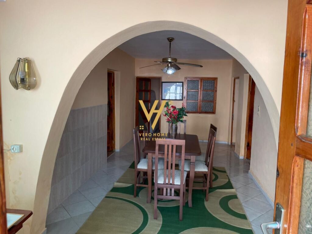 SHITEN 2 SHTEPI PRIVATE NE SELITE 320.000 EURO 3