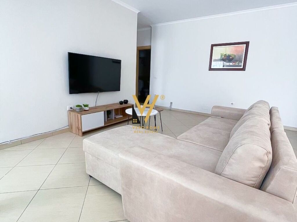 Jepet Apartament 1+1+ballkon me qera te Rruga e Kavajes 76 m2