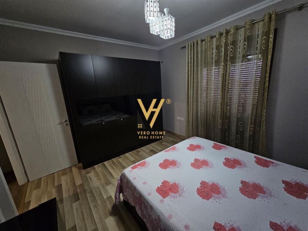 Jepet Apartament 2+1+2+ballkon me qera te Kodra e Priftit , Porcelan 115 m2 3