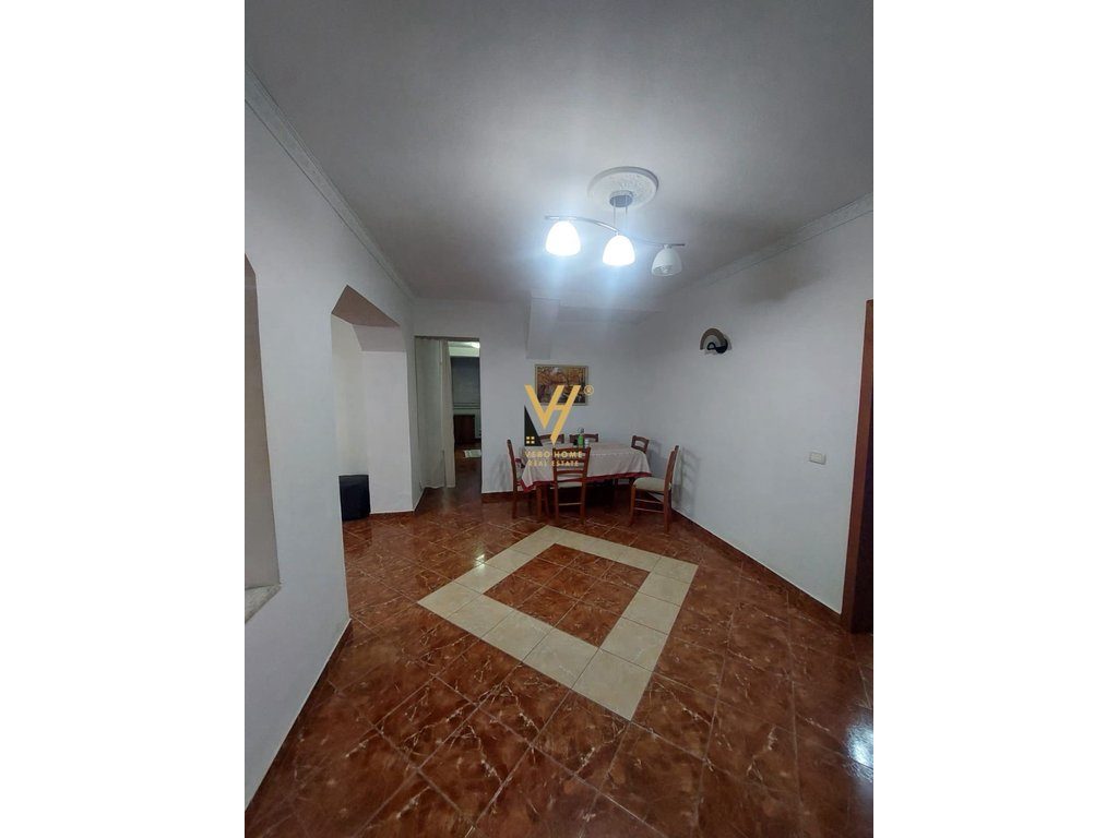 JEPET APARTAMENT 3+1 ME QERA TE SHESHI WILLSON 55.000 LEKE 3
