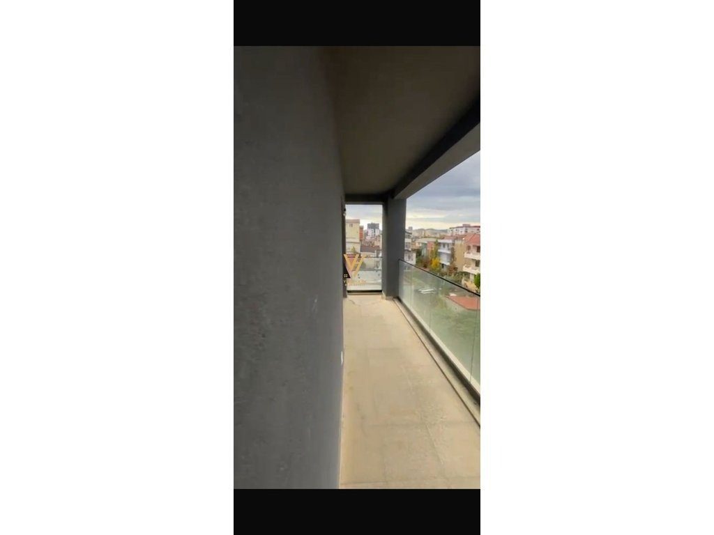 JEPET AMBIENT 117 M2 ME QIRA TE 5 MAJI 400 EURO 3