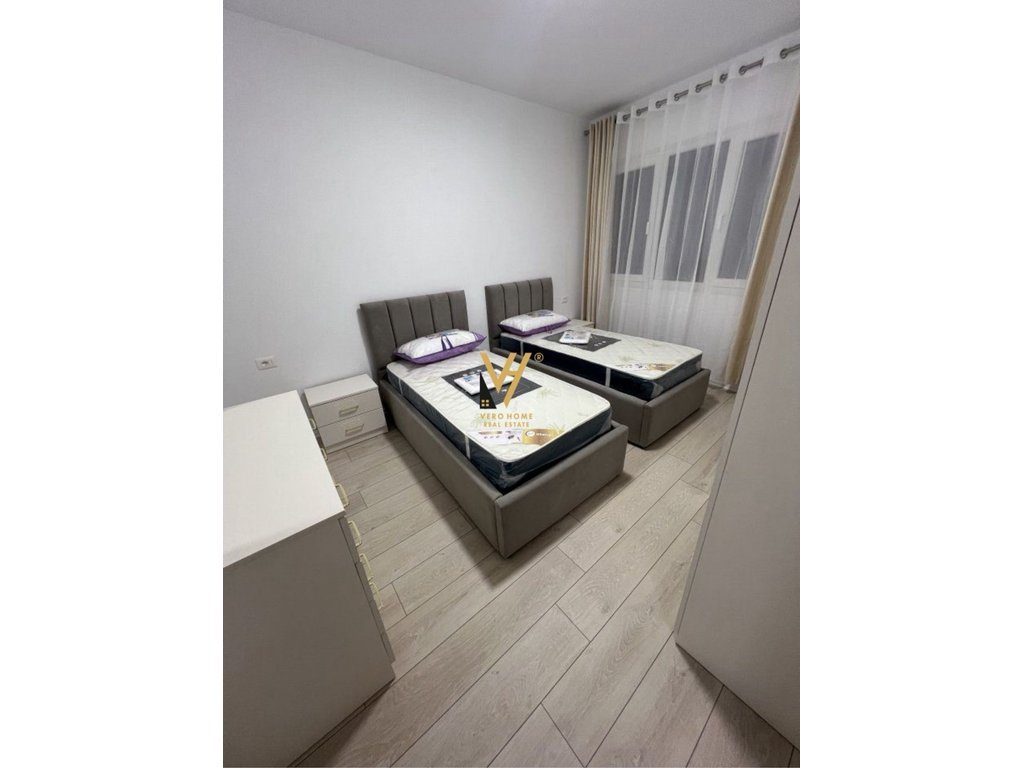 JEPET APARTAMENT 2+1+BLK ME QERA TE RIVER SIDE RZ, UNAZA E RE 600 EURO 4