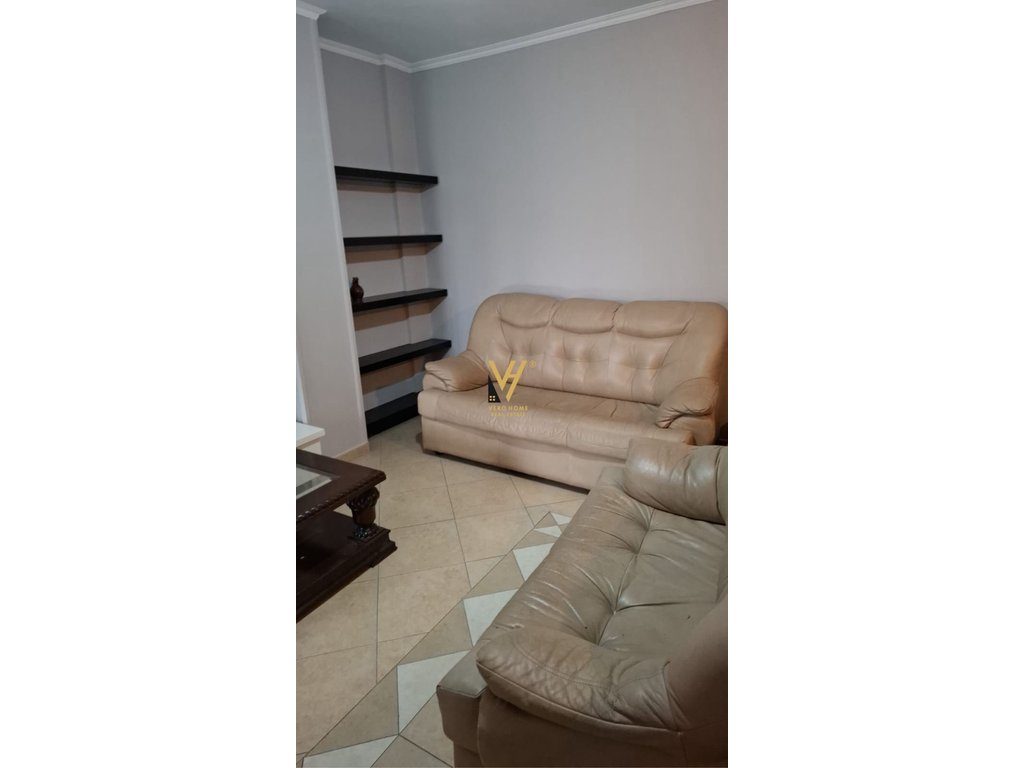 JEPET APARTAMENT 2+1+BLK ME QERA TE SIRI KODRA 700 EURO