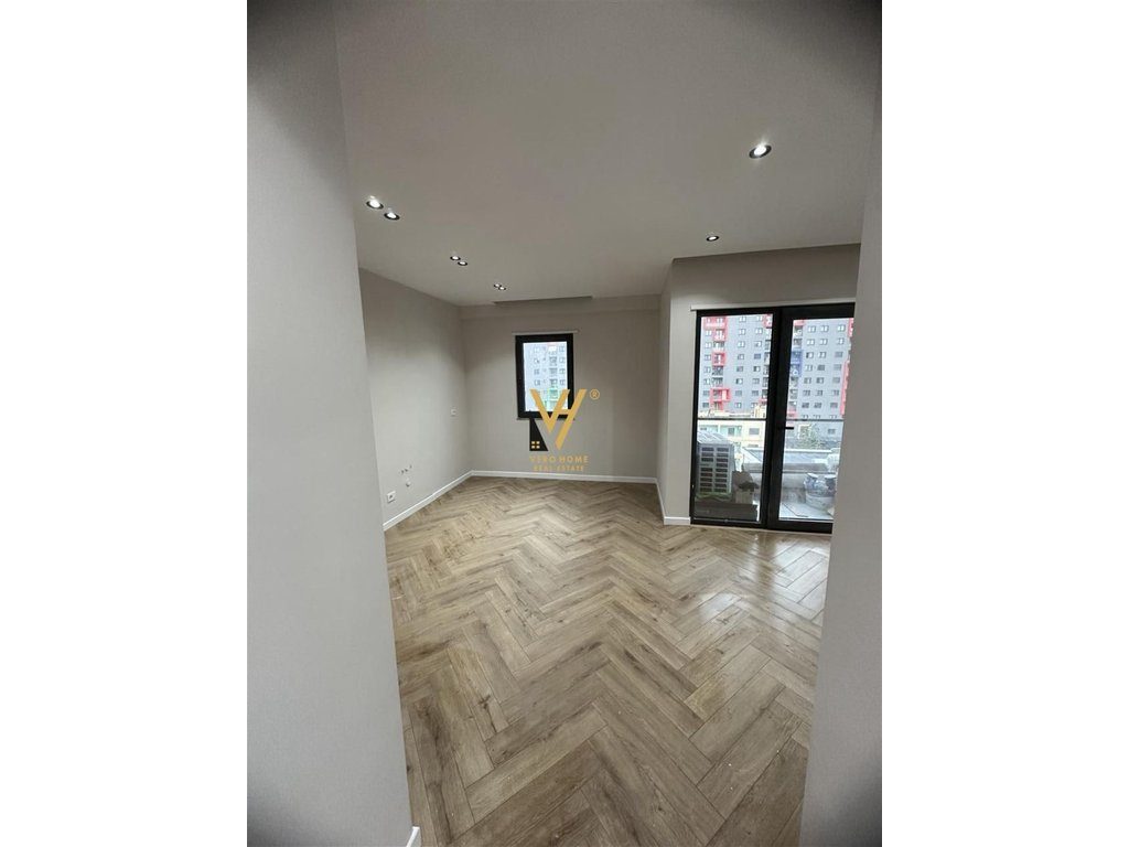JEPET ZYRE 126 M2 ME QERA TE REZ OASIS, UNAZA E RE 1.250 EURO 2