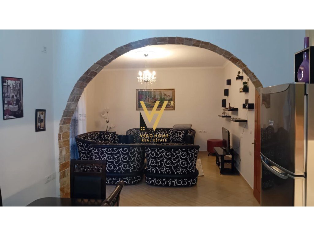 JEPET APARTAMENT 2+1+BLK ME QERA NE SAUK 40.000 LEKE 2
