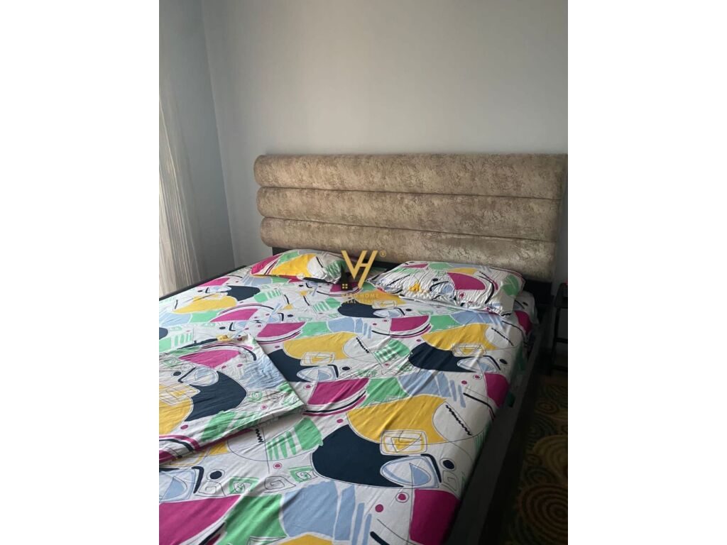 Jepet vile tre katshe me qera te Kodra e Diellit 270 m2 2