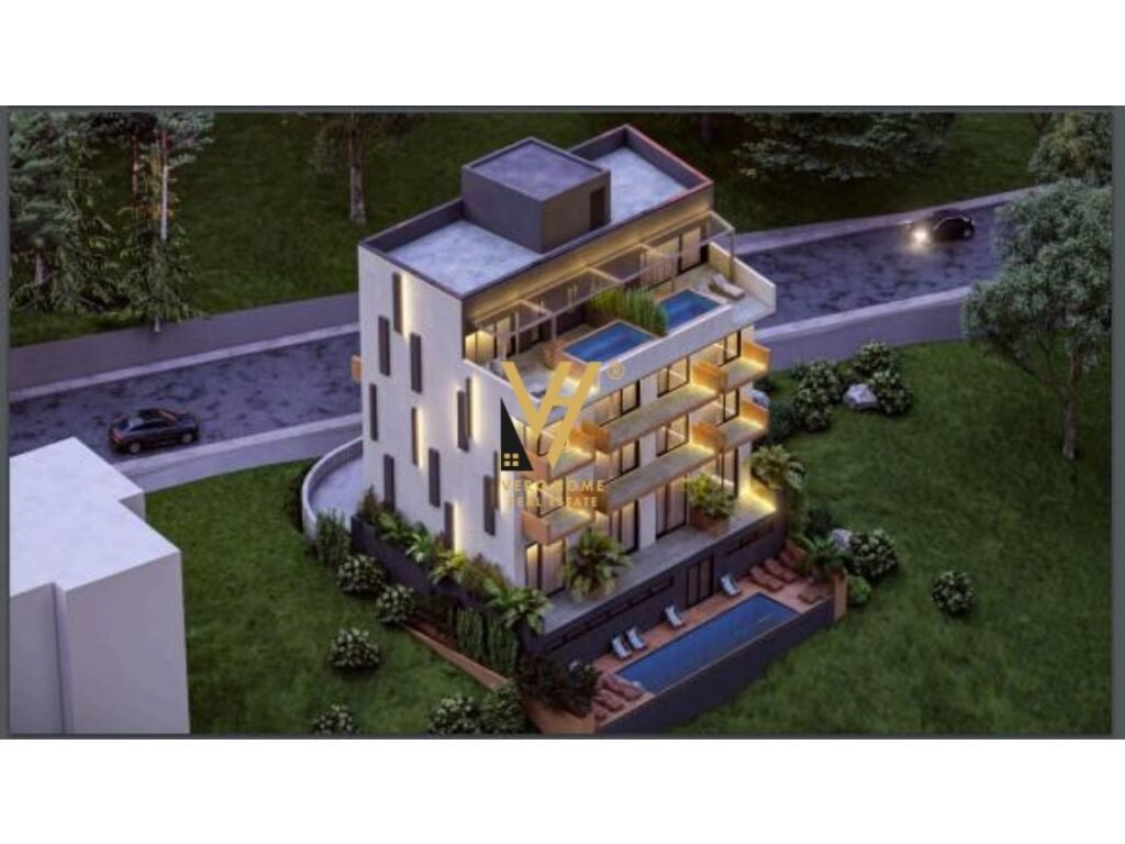 Shitet Penthouse 2+1+2 ne Sarande 132 m2 2