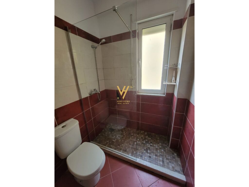 JEPET APARTAMENT 2+1+BLK ME QERA TE KODRA E DIELLIT 55.000 LEKE 4