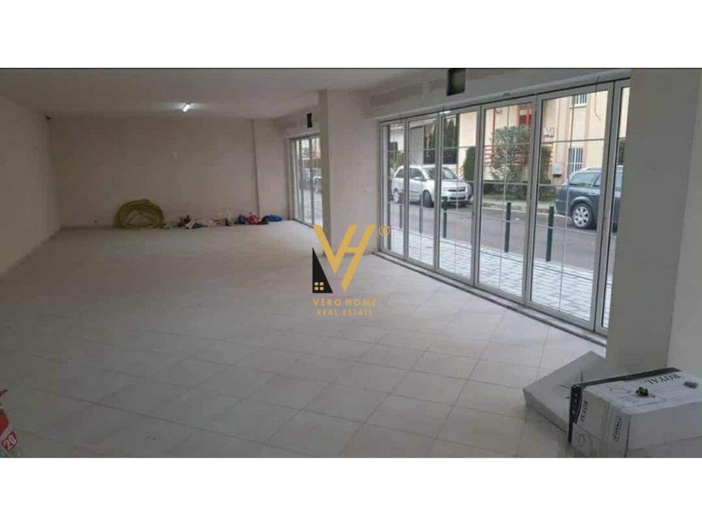 JEPET AMBIENT BIZNESI 100 M2 TE LIQENI I THATE 70.000 LEKE