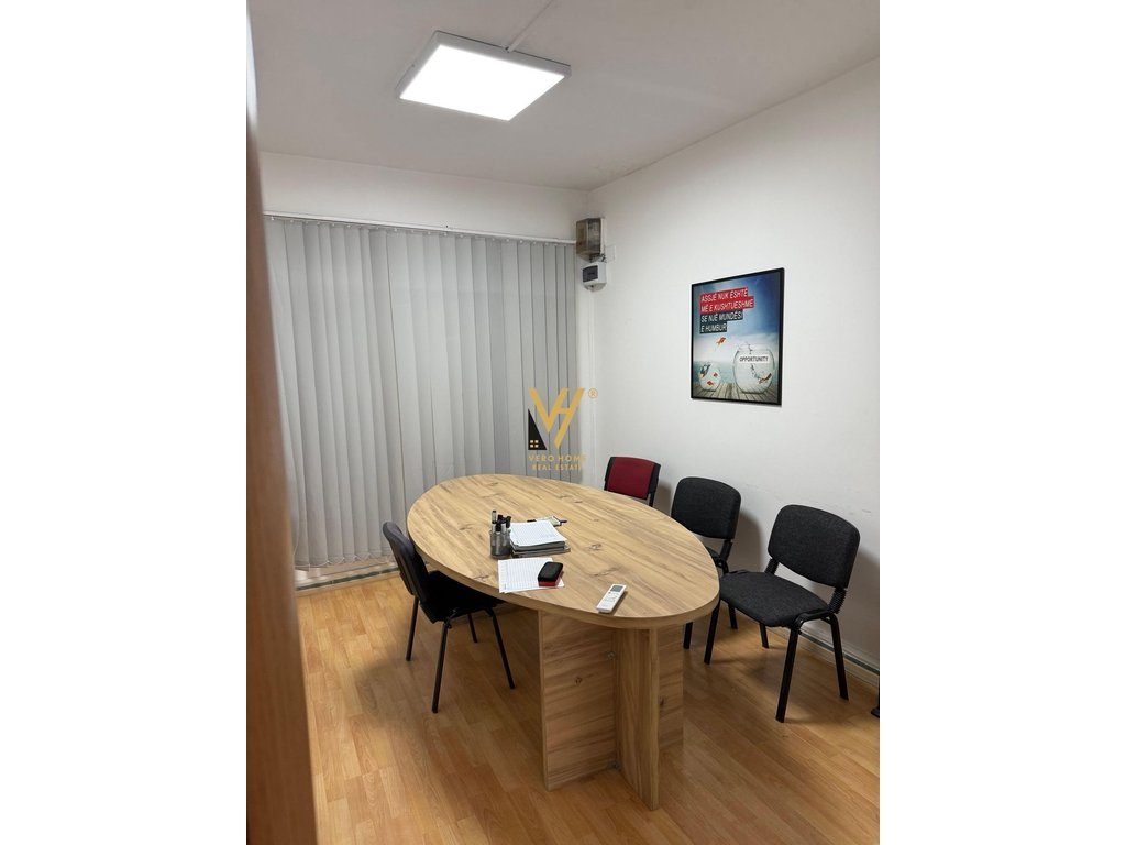 JEPET ZYRE 60 M2 ME QIRA TE RRUGA E ELBASANIT 50.000 LEKE 2
