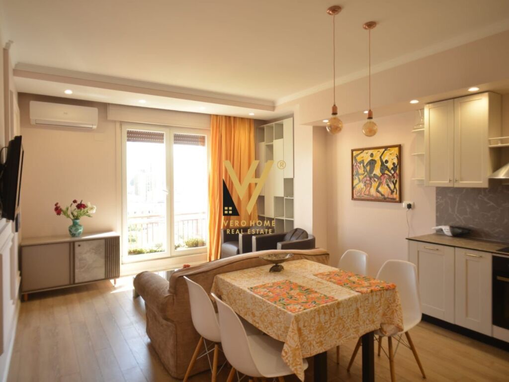 Jepet Apartament 2+1+2+ballkon me qera te Rruga e Kavajes 90 m2 2