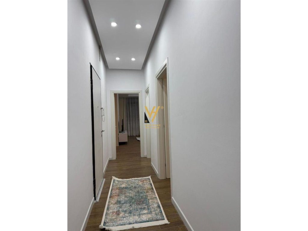 JEPET APARTAMENT 2+1 ME QERA TE ISH SHESHI SHQIPONJA 700 EURO 4