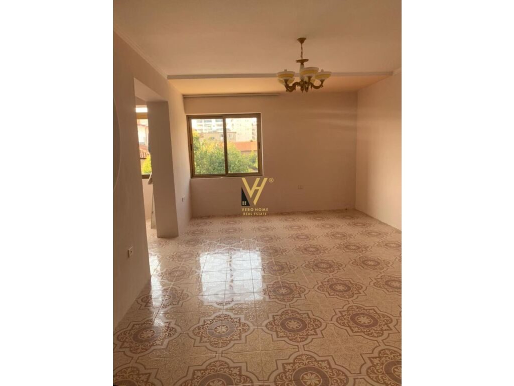 Shitet apartament 3+1+2 te Rruga Irfan Tomini 185 m2 2