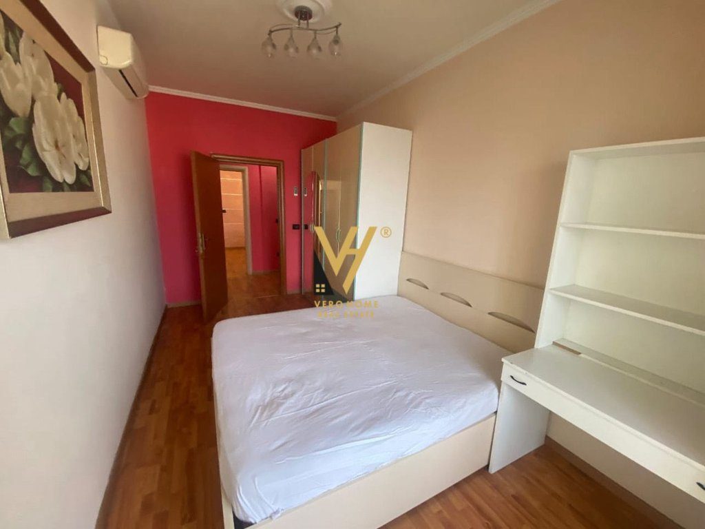 JEPET APARTAMENT 3+1+2+BLK ME QERA TE MARTENITETI I RI 700 EURO 4