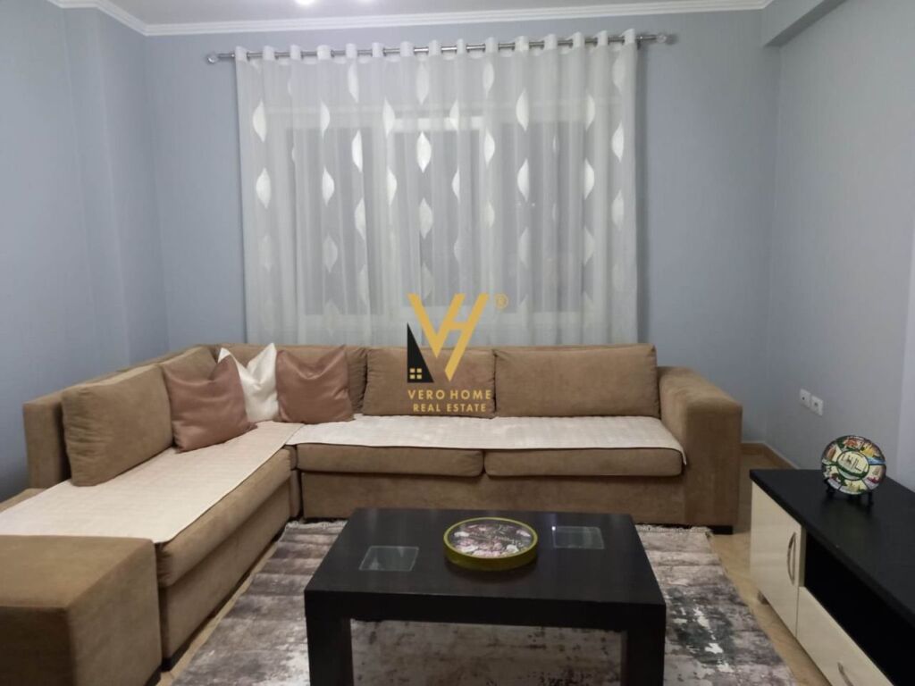 Jepet Apartament 1+1+ballkon me qera te Kodra e Diellit 1 , 80 m2