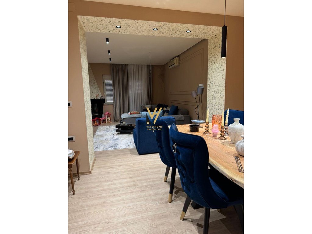 SHITET APARTAMENT DUPLEX 3+2+3 TE 21 DHJETORI 400.000 EURO 3